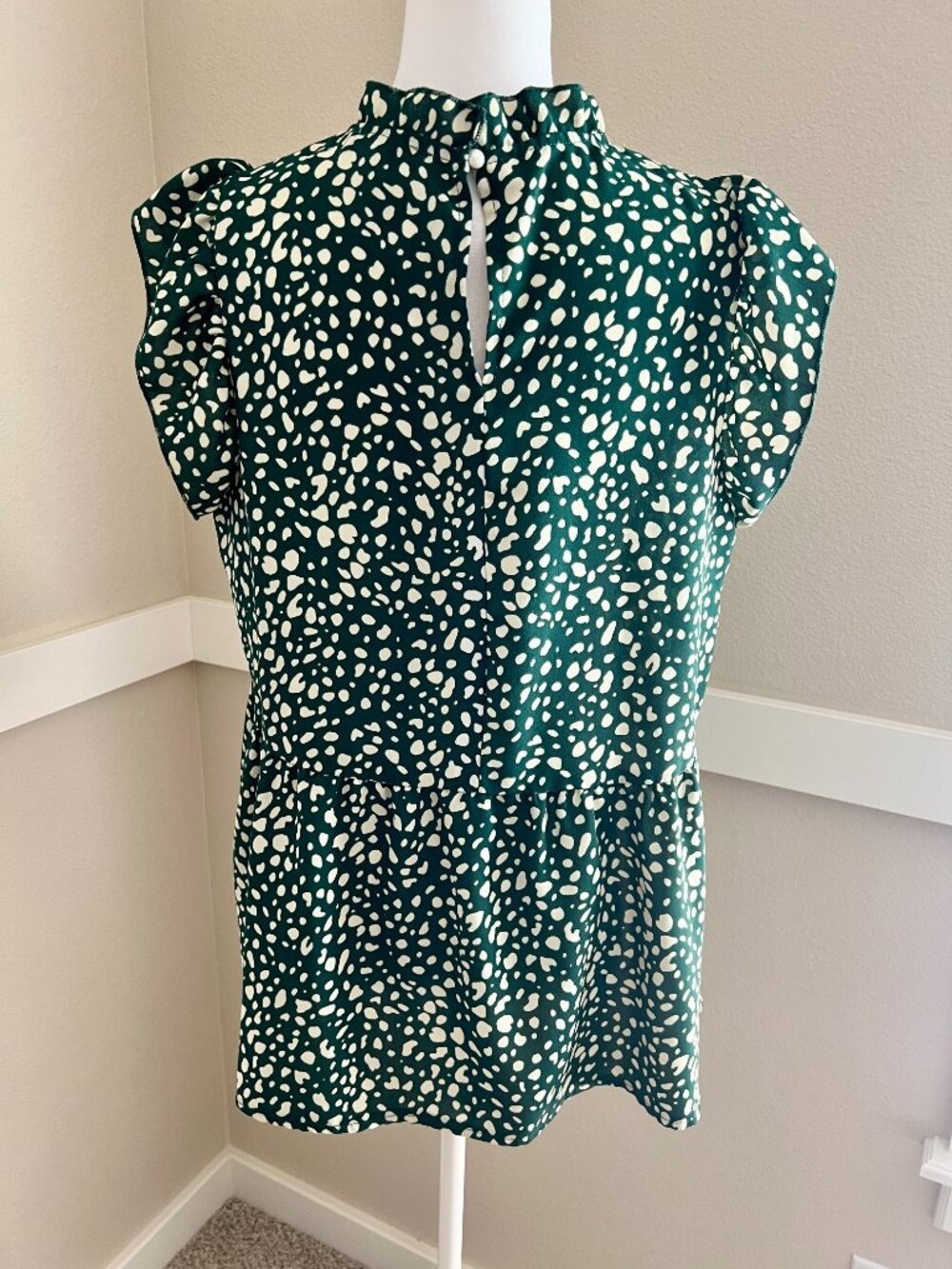 Angashion Green Leopard Print Ruffle Mock Neck Peplum Blouse - Size Medium - Picture 5 of 7